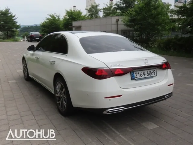 Mercedes-Benz E-Class 2024 photo 4