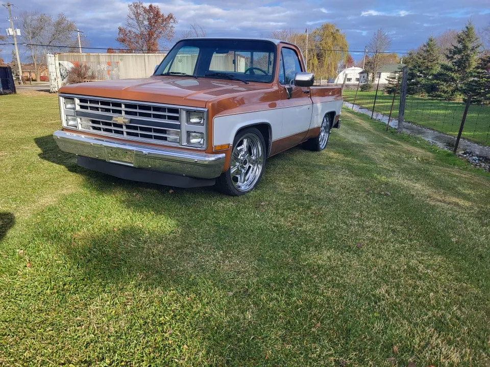 Chevrolet C10 1986 photo 2