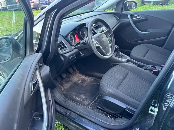 Opel Astra 2014 photo 5
