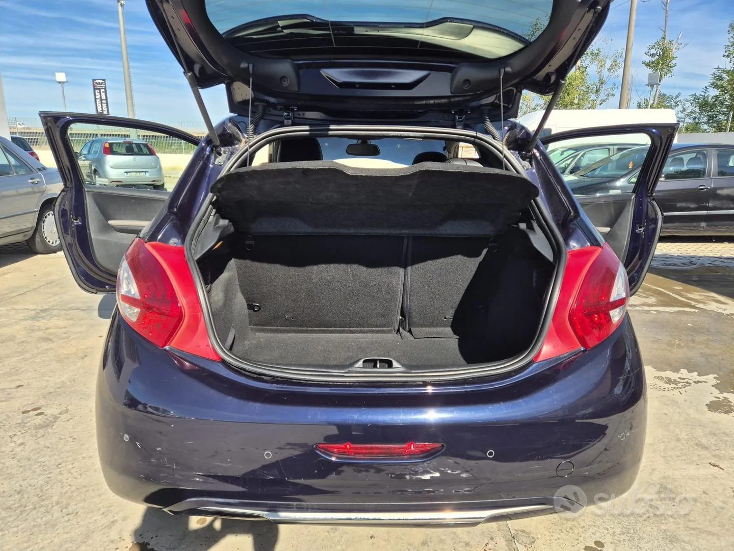 Peugeot 208 2013 photo 3