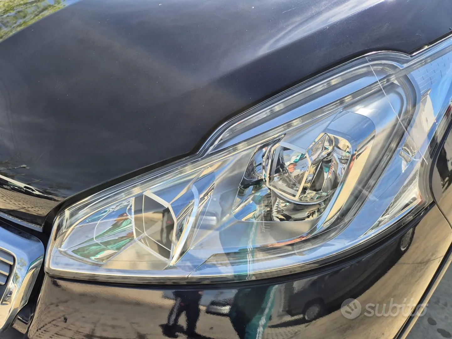 Peugeot 208 2013 photo 5