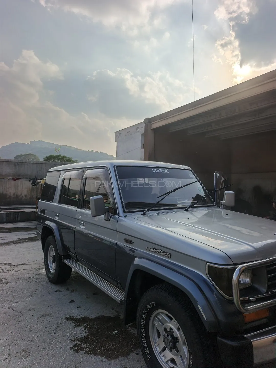 Toyota Land Cruiser