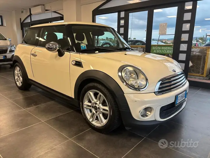 Mini Mini Clubman 2011 photo 3