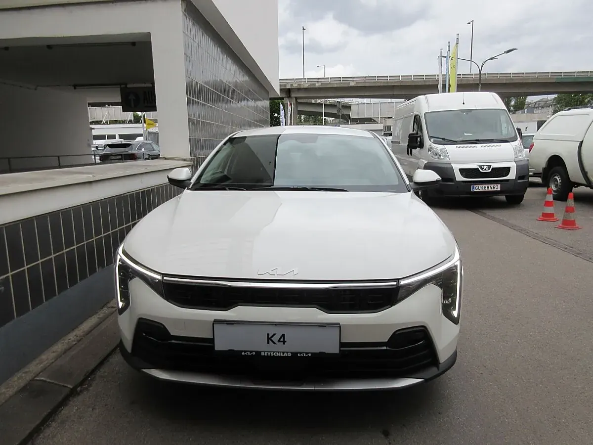 Kia K4 photo 3
