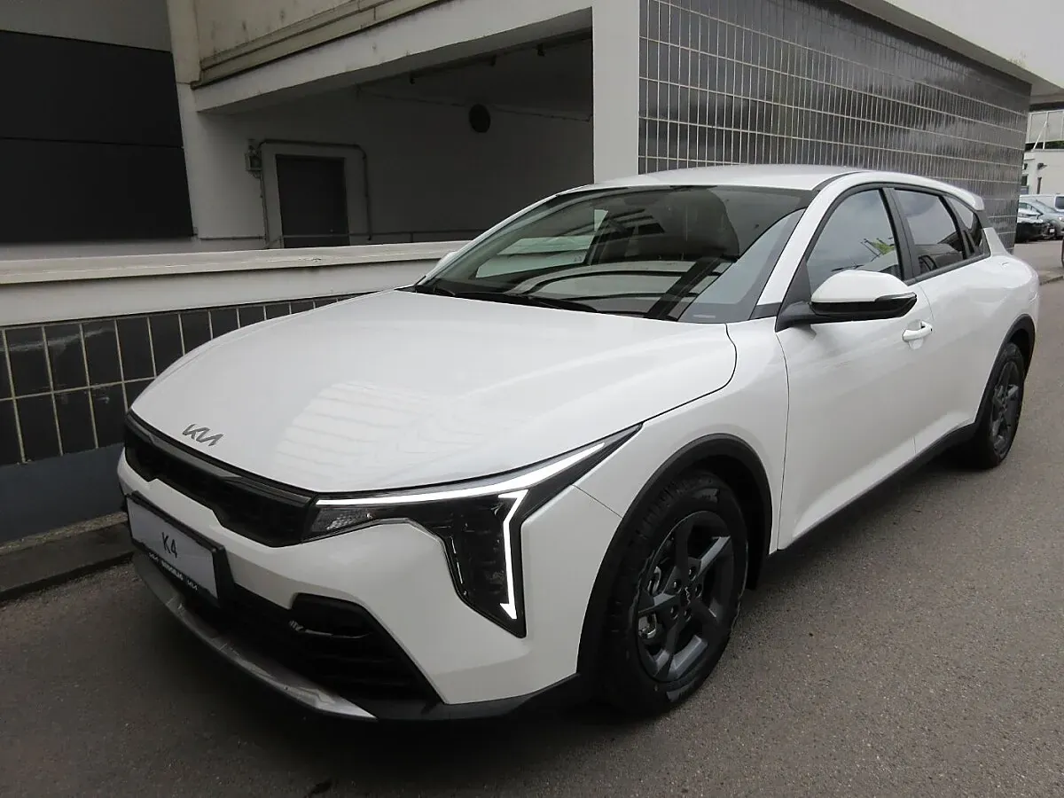 Kia K4 photo 2