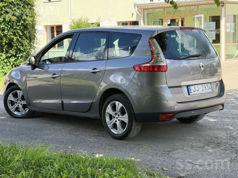 Renault Megane 2010 photo 2
