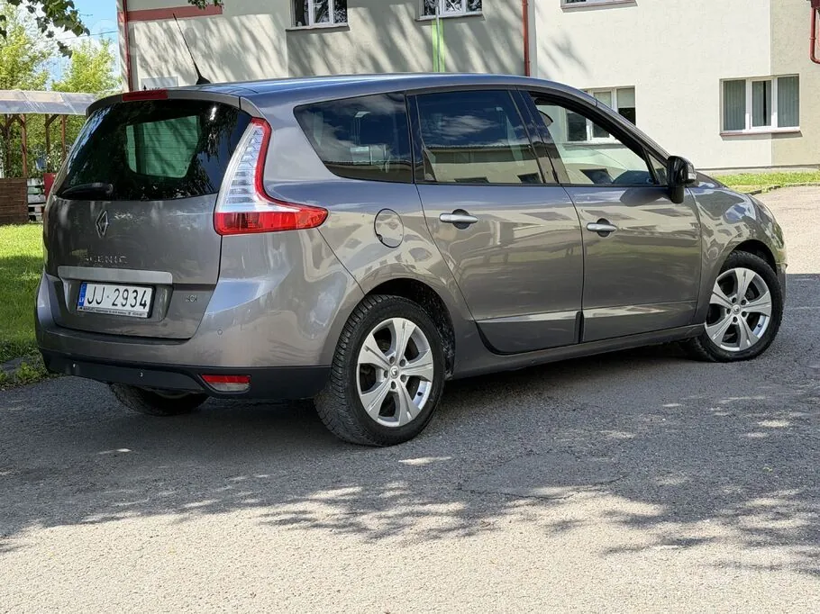 Renault Megane 2010 photo 4