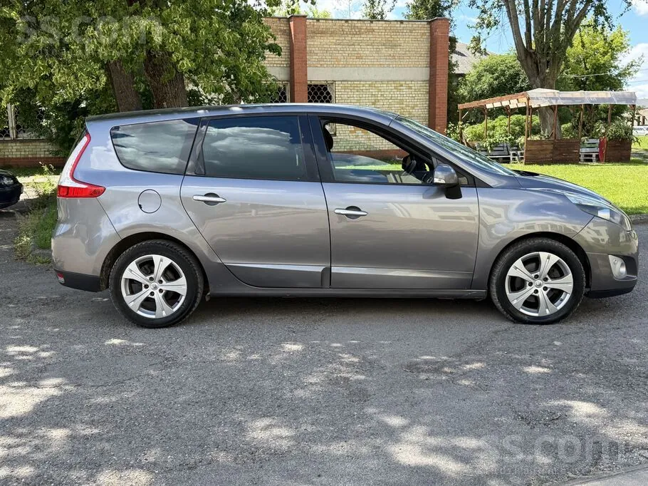 Renault Megane 2010 photo 5