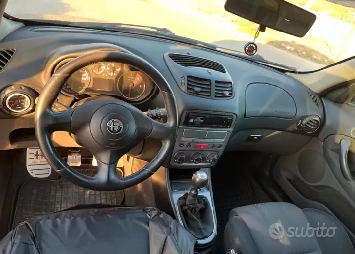 Alfa Romeo 147 2006 photo 5