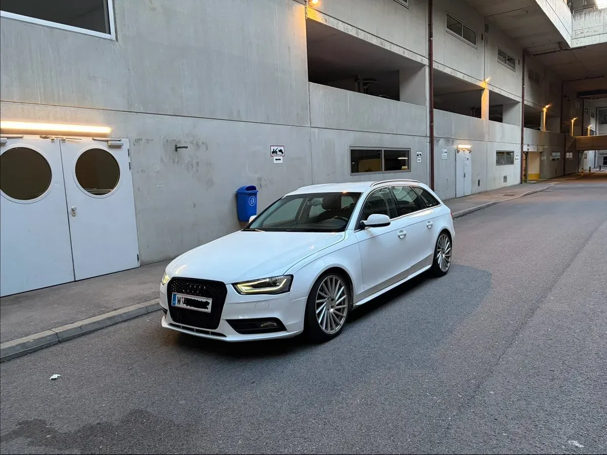 Audi A4 2013 photo 2