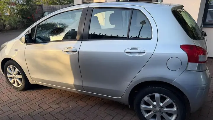 Toyota Yaris 2011 photo 4