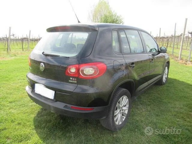 Volkswagen Tiguan 2011 photo 2
