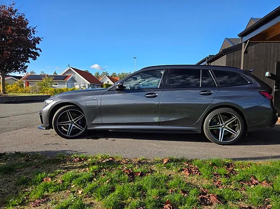 BMW 330E 2021 photo 3