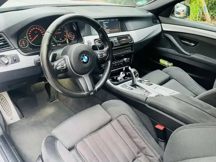 BMW 520D 2012 photo 2