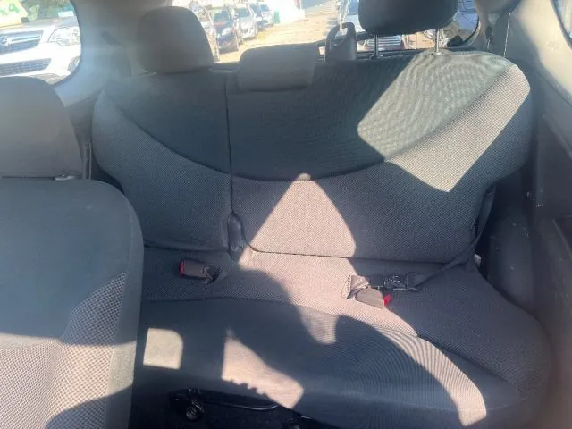 Toyota Yaris 2004 photo 5