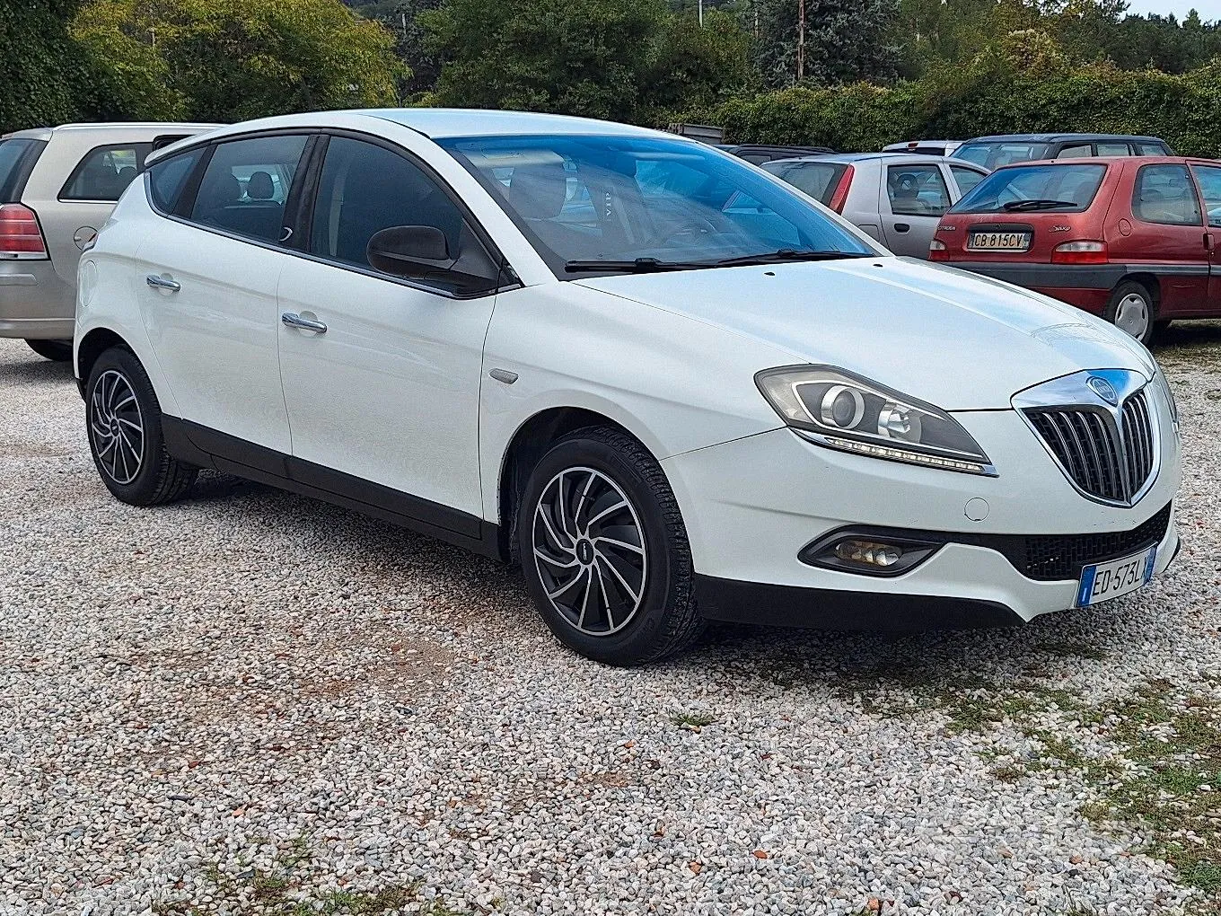Lancia Delta 2010 photo 2