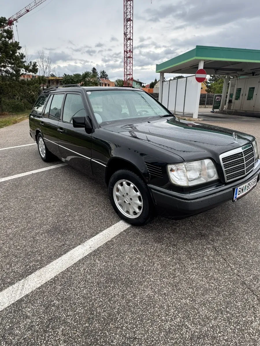 Mercedes-Benz E-Class 1994 photo 2