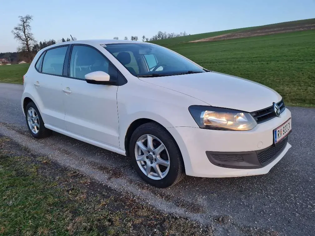 Volkswagen Polo 2012 photo 2
