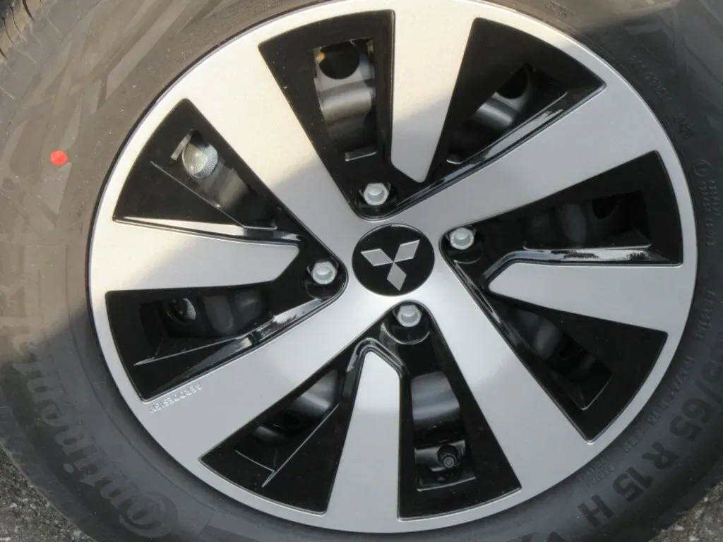 Mitsubishi Colt 2025 photo 3