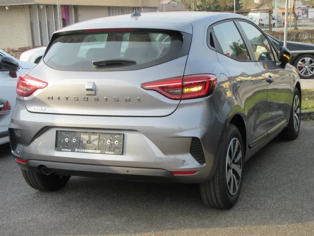 Mitsubishi Colt 2025 photo 2