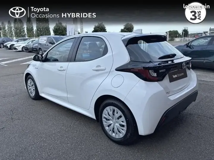 Toyota Yaris 2021 photo 2