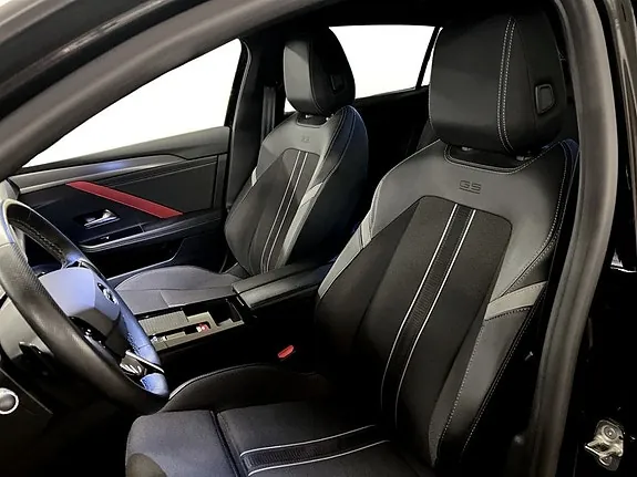 Opel Astra 2022 photo 4