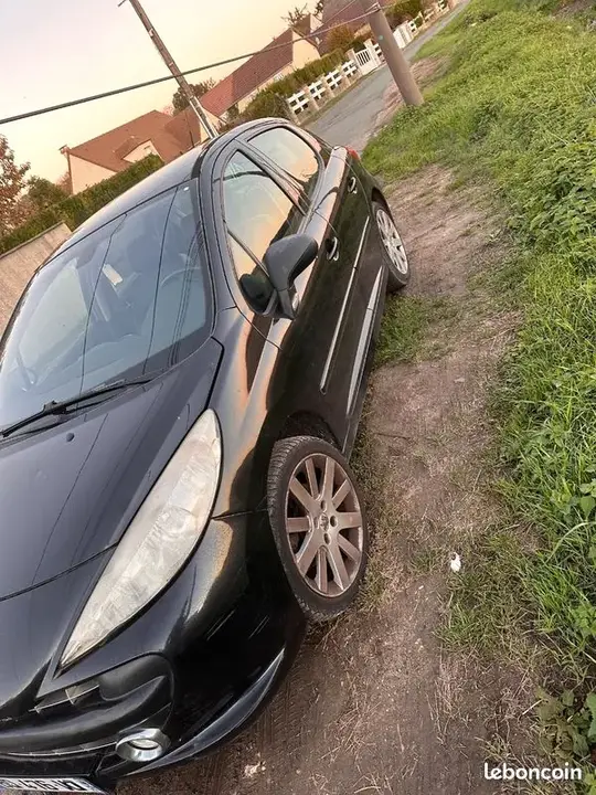 Peugeot 207 2009 photo 3