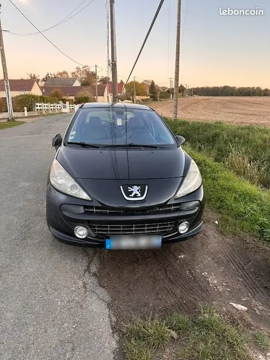 Peugeot 207 2009 photo 2