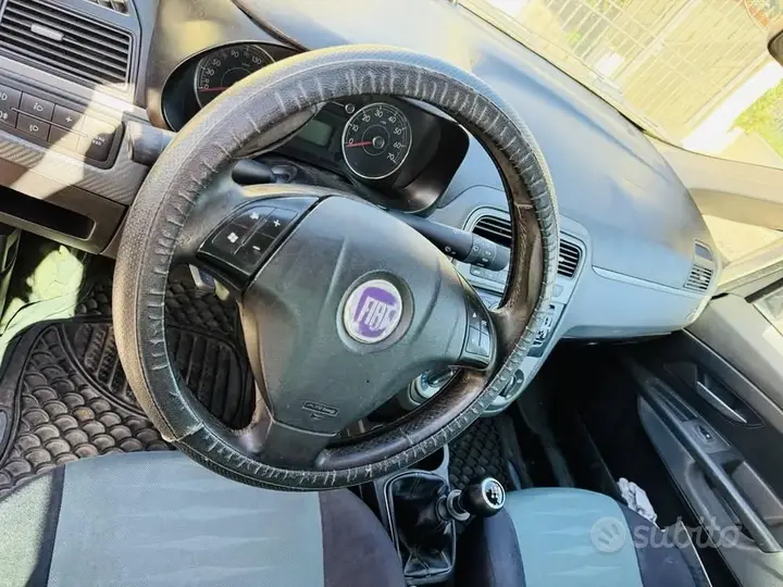 Fiat Punto 2009 photo 5