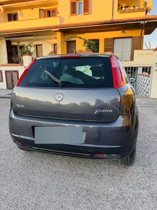 Fiat Punto 2009 photo 2