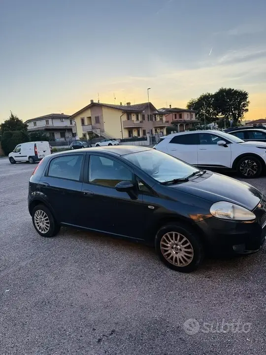 Fiat Punto 2009 photo 4