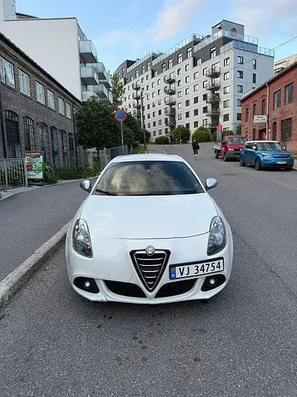 Alfa Romeo Giulietta 2011 photo 5