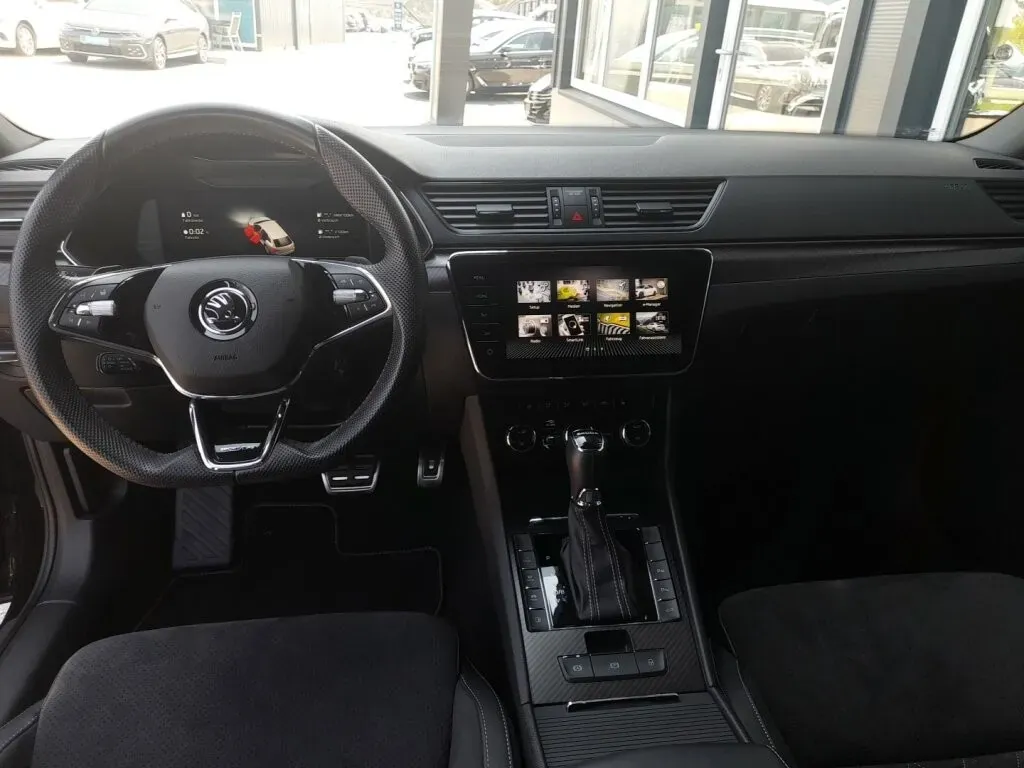 Skoda Superb 2023 photo 3
