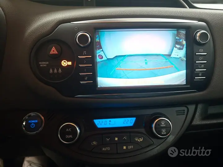 Toyota Yaris 2017 photo 3