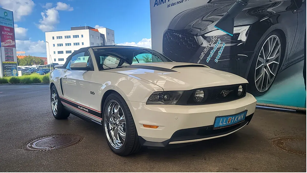 Ford Mustang 2011 photo 3