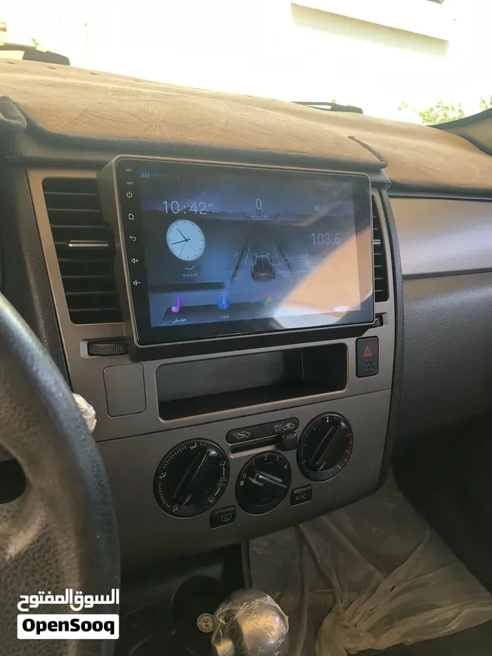 Nissan Versa 2011 photo 3