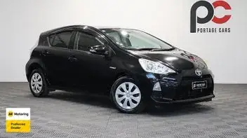 Toyota Aqua 2012 photo 2