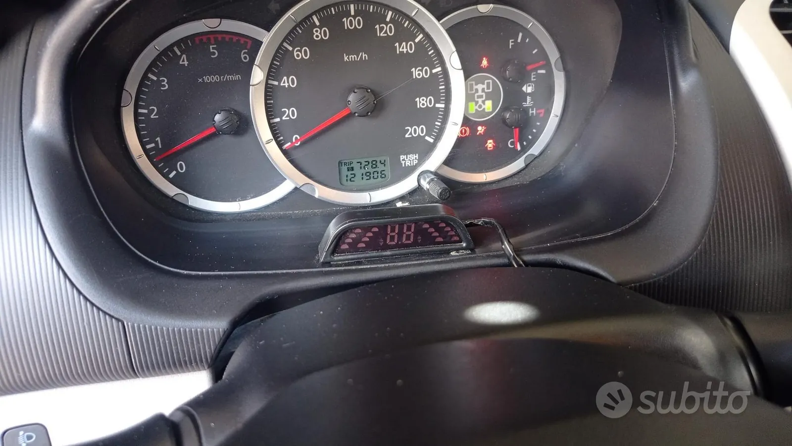 Mitsubishi L200 2012 photo 4