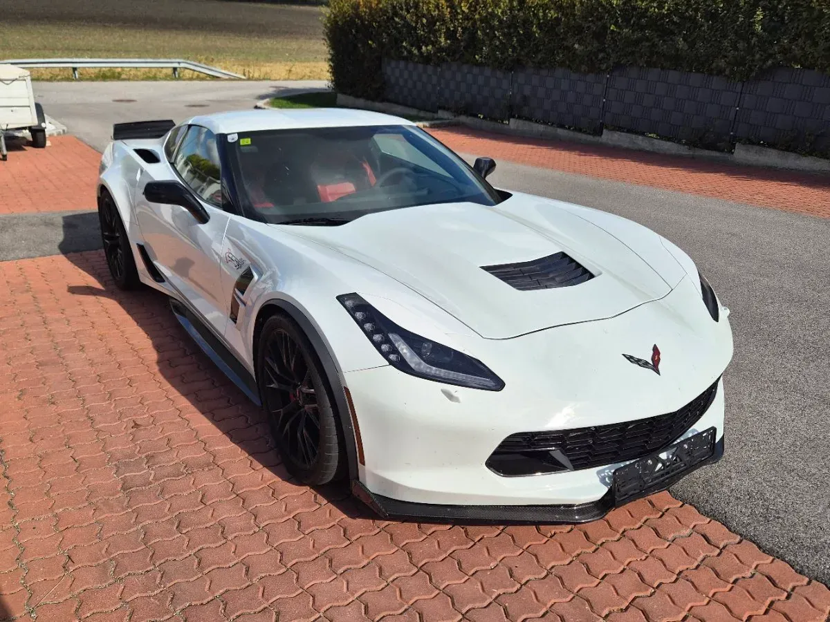Chevrolet Corvette 2017 photo 2
