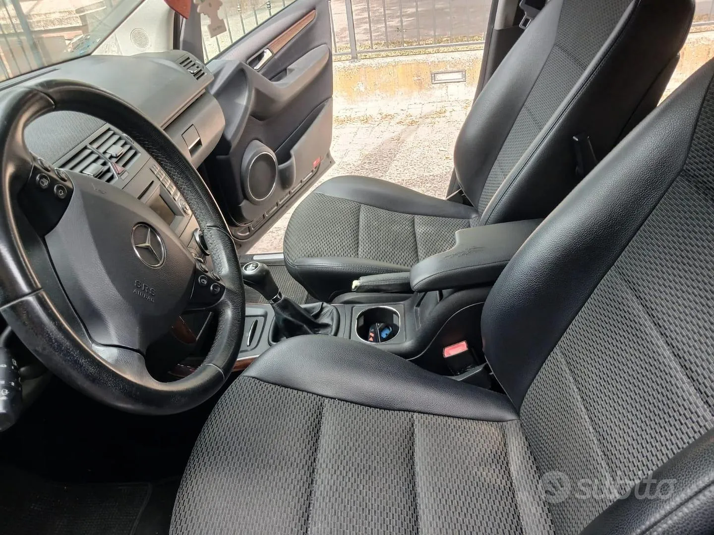 Mercedes-Benz A-Class 2011 photo 5