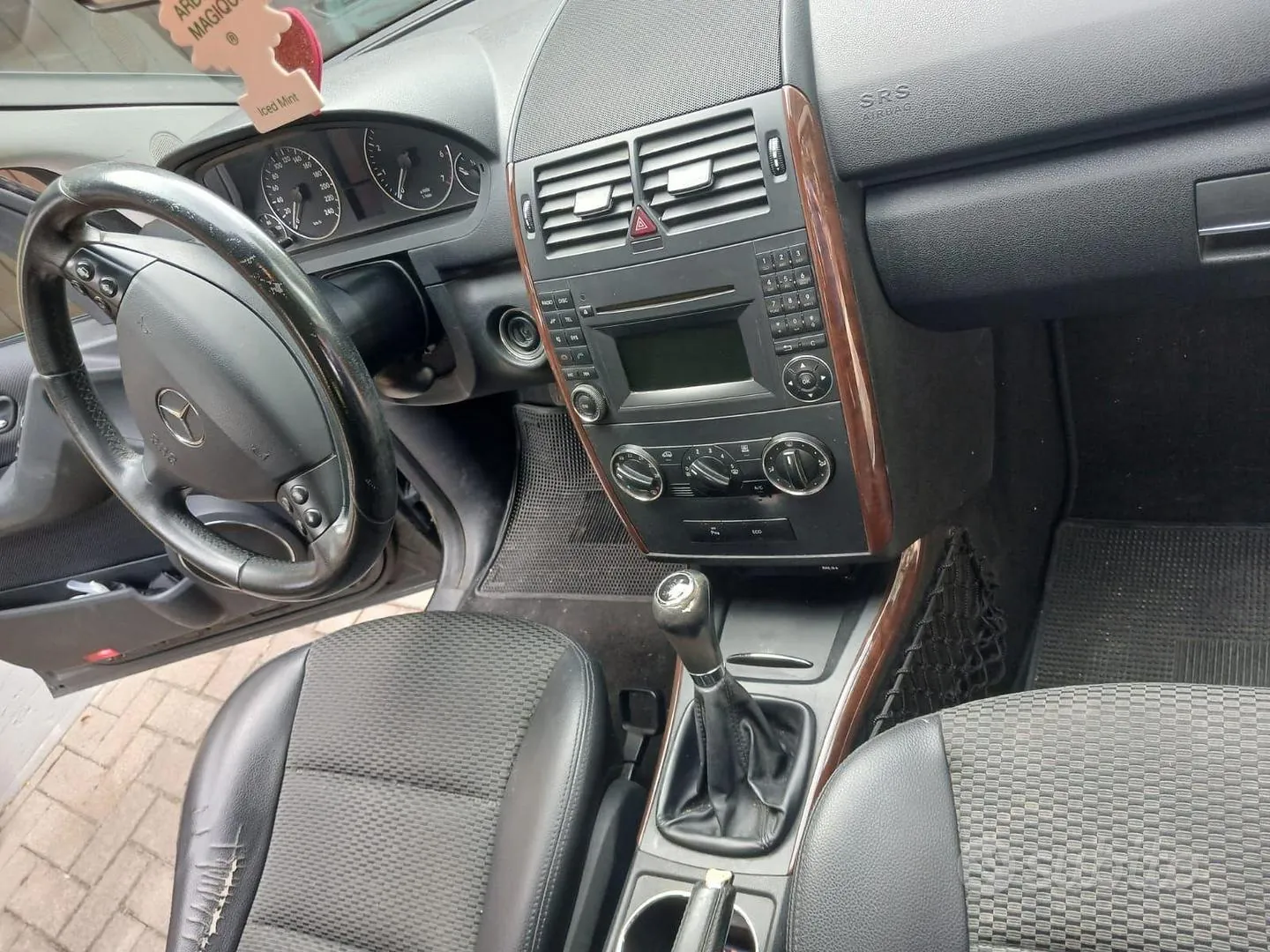 Mercedes-Benz A-Class 2011 photo 4
