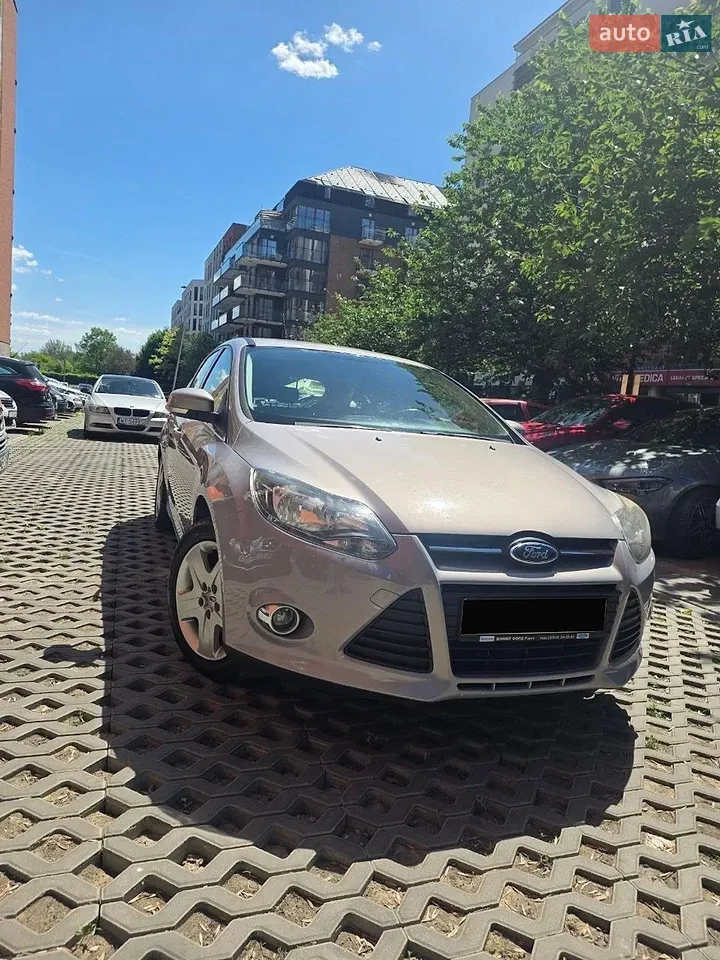 Ford Focus 2013 photo 2