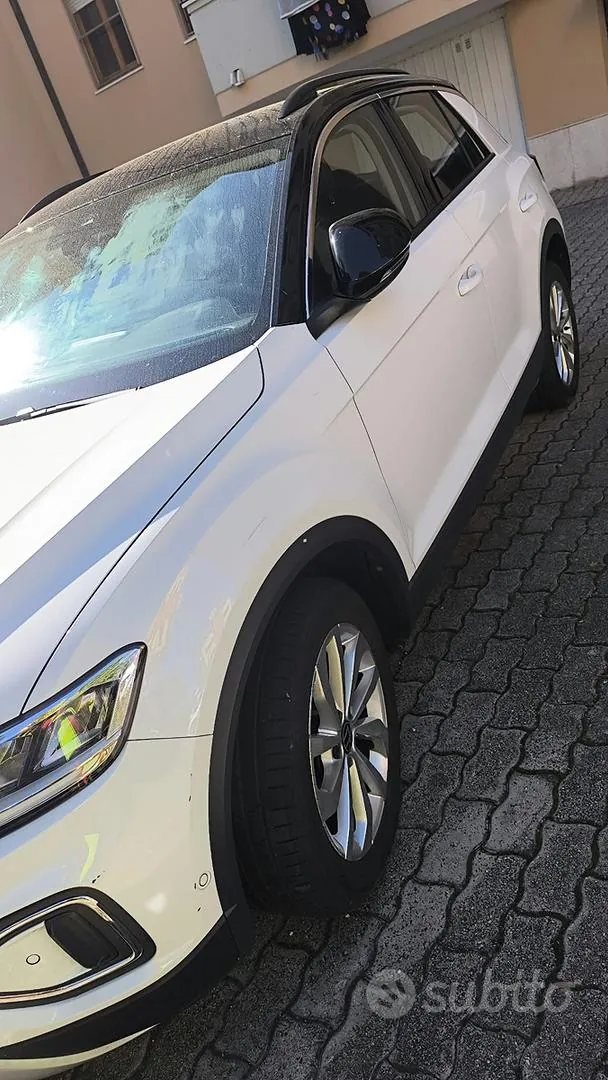 Volkswagen T-Roc 2023 photo 4