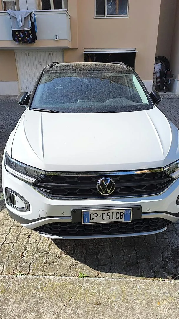 Volkswagen T-Roc 2023 photo 3