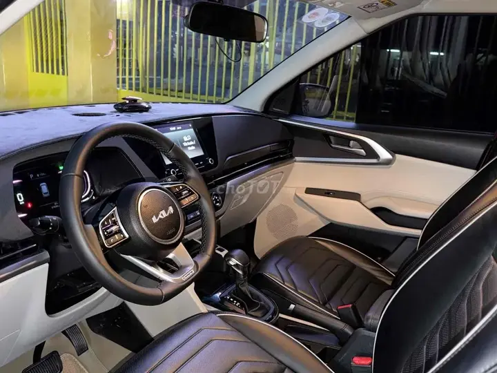 Kia Carens 2025 photo 4