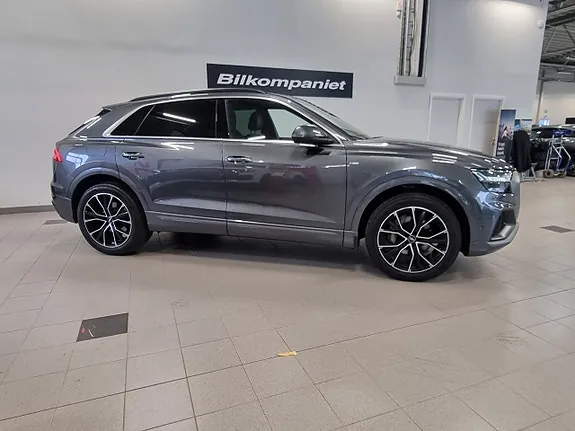 Audi Q8 2019 photo 2
