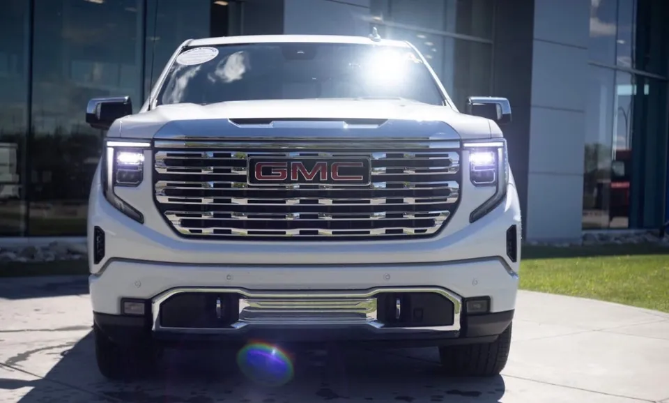 GMC Sierra 1500 2024 photo 2
