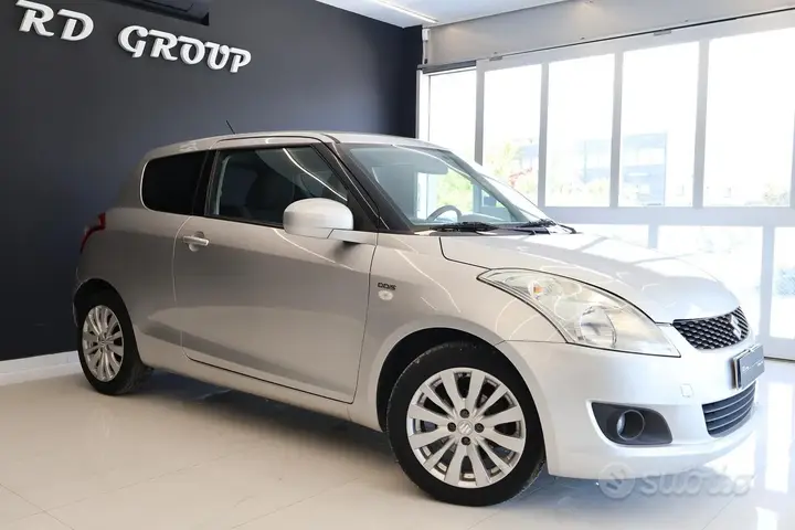 Suzuki Swift 2012 photo 3