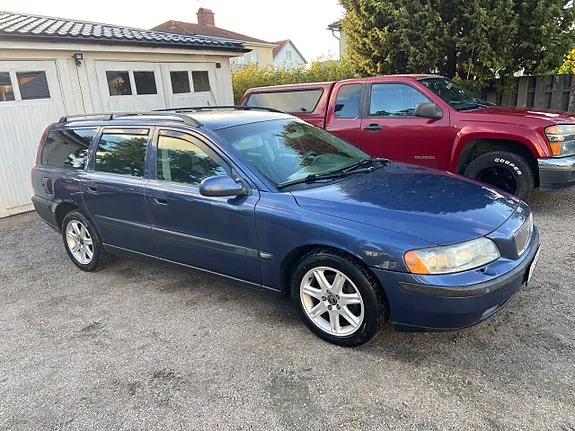Volvo V70 2004 photo 2