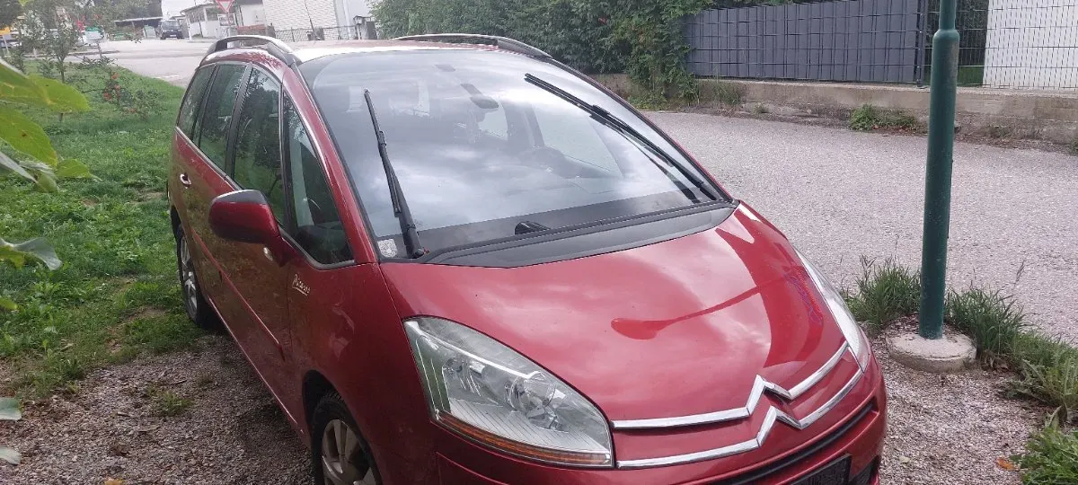 Citroen Grand C4 Picasso 2009 photo 2